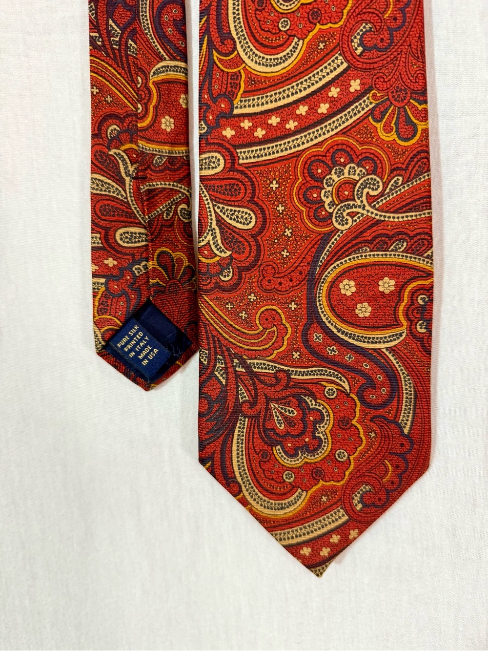 Brooks Brothers Silk Red Paisley Men's Tie